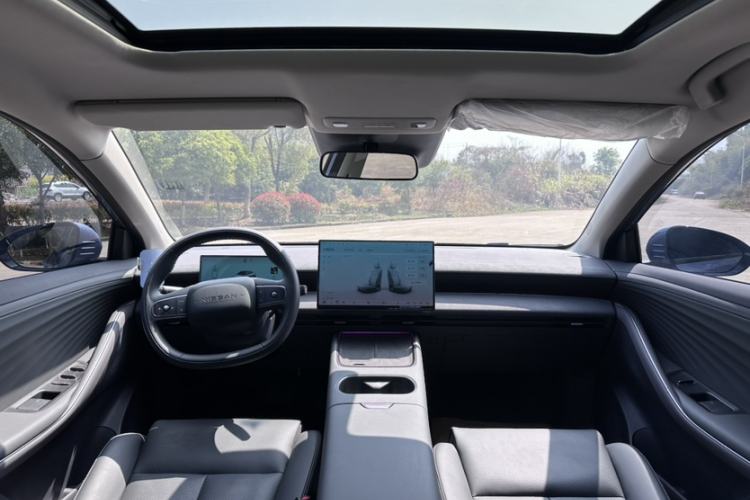 Used Nissan N6 2026 Model 180 Max Interior 3