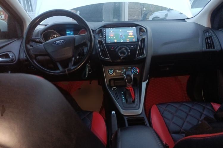 Used Ford Focus 2015 Hatchback 1.6L Automatic Comfort Model Center Console