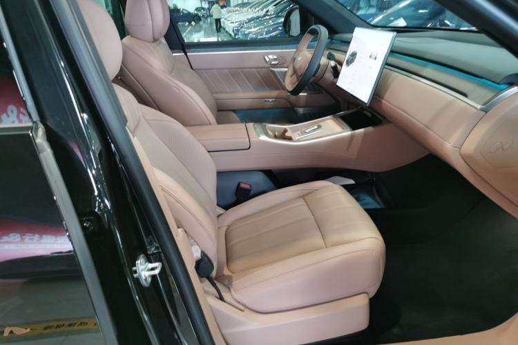 Used ONVO Luxeed L90 2025 Model—Ultra Six-Seater Version
