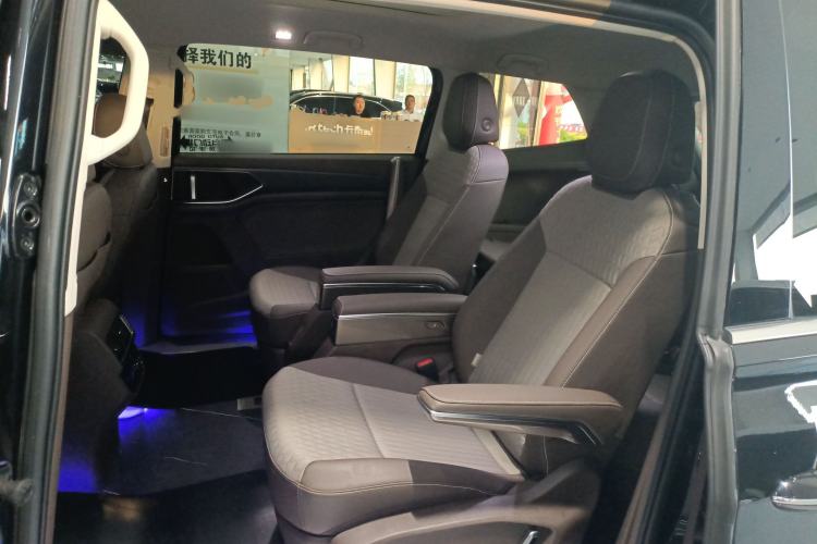 Used Volkswagen Viloran 2023 Revised 330TSI Business Edition Left Rear Seat