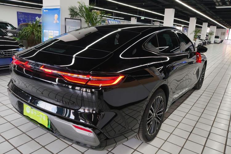 Used Geely Galaxy 8 2025 130km EM-i Prestige Edition
