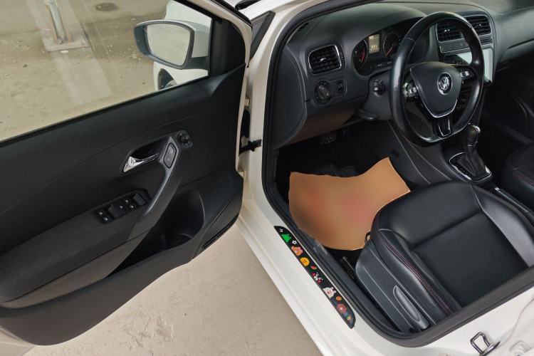 Used Volkswagen Polo 2016 1.6L Automatic Comfort Model