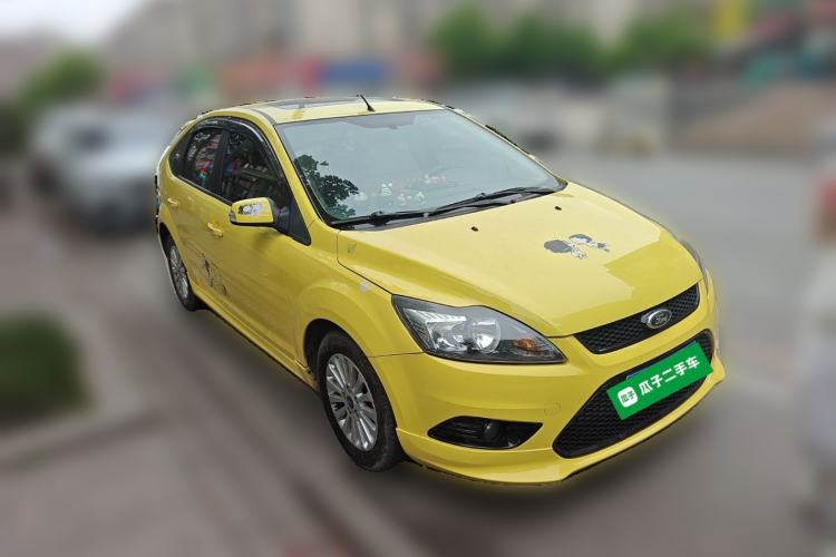 Used Ford Focus 2013 Hatchback Classic 1.8L Automatic Fashion Edition Front Right 45 Deg