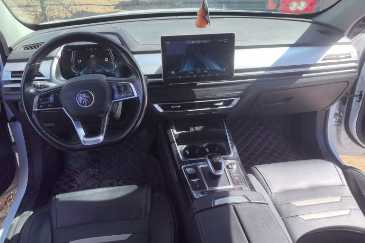Used BYD Qin Pro New Energy 2019 DM Super Edition 1.5TI Automatic Smart Connect X-Trail Model China VI Standard Center Console