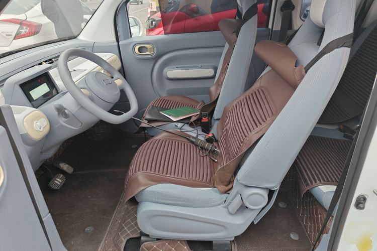 Used Bestune Pony 2024 170km Range Energizing Horse Left Front Seat