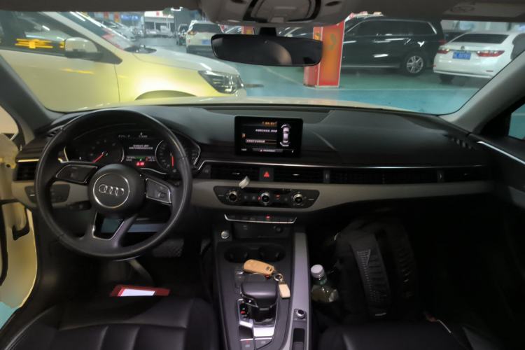 Used Audi A4L 2018 30th Anniversary Edition 40 TFSI Trendy Model Center Console