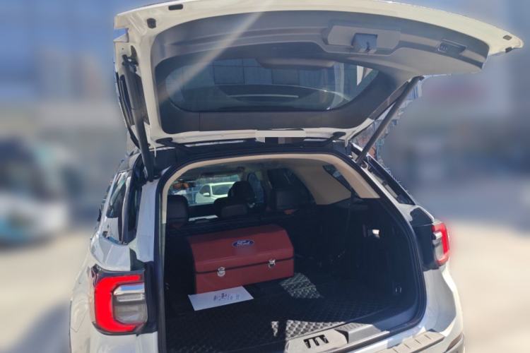 Used Ford Explorer 2023 EcoBoost 285 Four-Wheel Drive Stylish Plus Version 7 Seats
