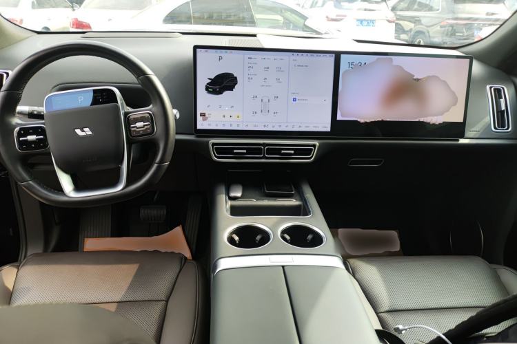 Used Li Auto L8 2023 Pro Model Center Console