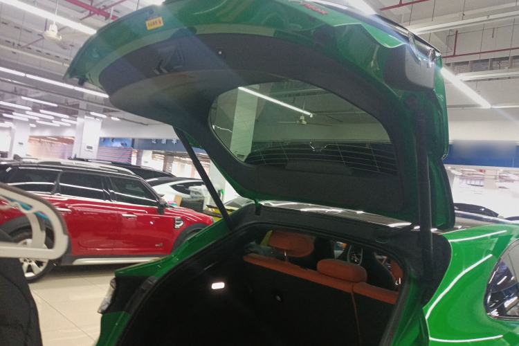 Used Xiaomi Auto YU7 2025 Ultra-Long Range High-Performance All-Wheel-Drive Max Edition
