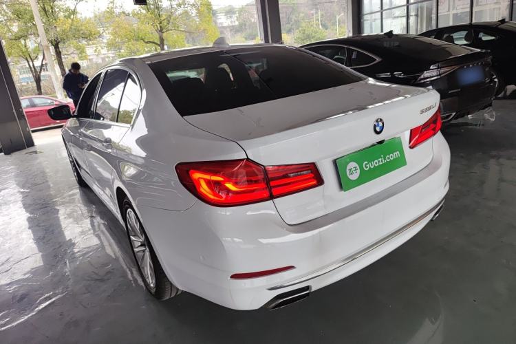 Used BMW 5 Series 2019 Facelifted 525Li Luxury Package Exterior 2