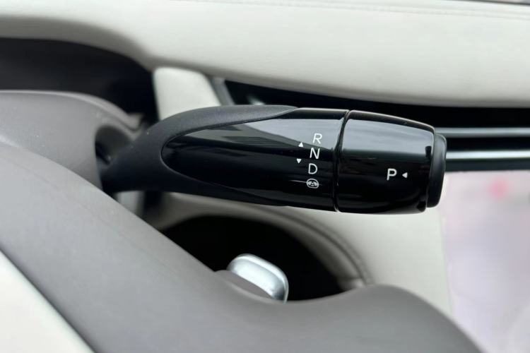 Used IM LS7 2023 77 kWh Urban Fit Rear-Wheel Drive Gear Lever