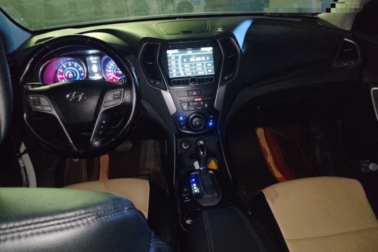 Used Hyundai Santa Fe 2013 2.4L Automatic 2WD Comfort Edition
