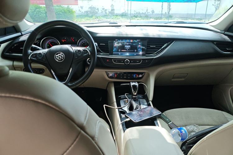 Used Buick Regal 2017 30H Elite Version
