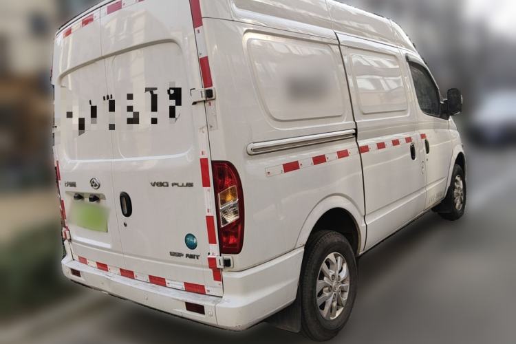 Used SAIC MAXUS Xintu V80 2021 2.0T PLUS AMT Van Short Wheelbase Mid-Roof Design 3 Seats
