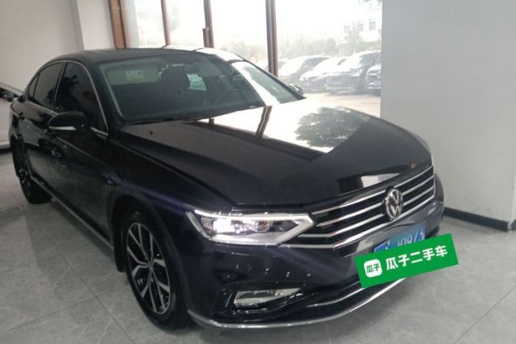 Used Volkswagen Magotan 2020 330TSI DSG Leading Model Front Right 45 Deg