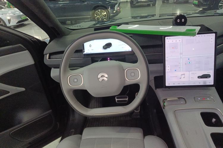 Used Nio ES8 2024 75 kWh Executive Edition Steering Wheel