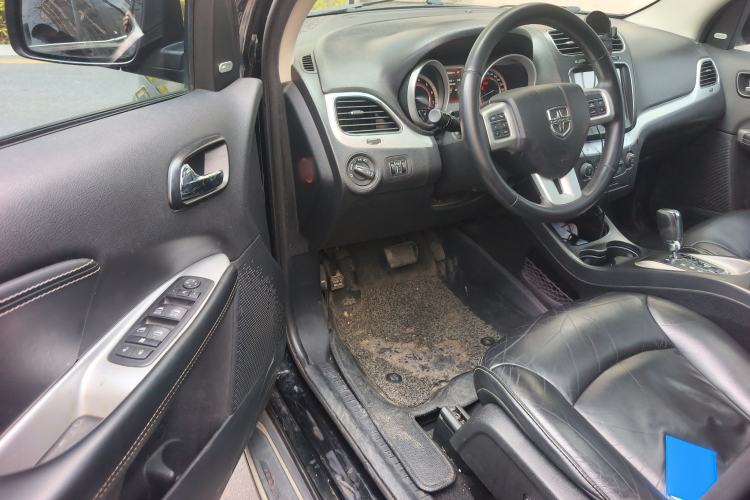 Used Dodge Journey 2013 2.4L Two-Wheel Drive Luxury Version