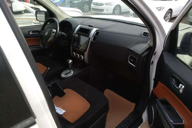 Used Dongfeng Fengdu MX6 2016 2.0L CVT Two-Wheel Drive All-Around Version
