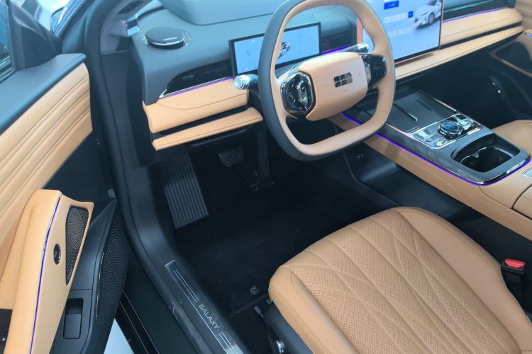 Used Geely Galaxy 8 2025 130km EM-P Starship Edition
