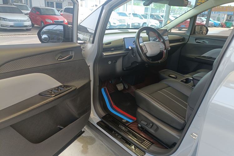 Used Venucia VX6 2025 Large Flat-Layout 520 Pro