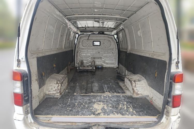 Used Skywell D10 2019 44.6 kWh High-Roof Pure Electric Van Trunk