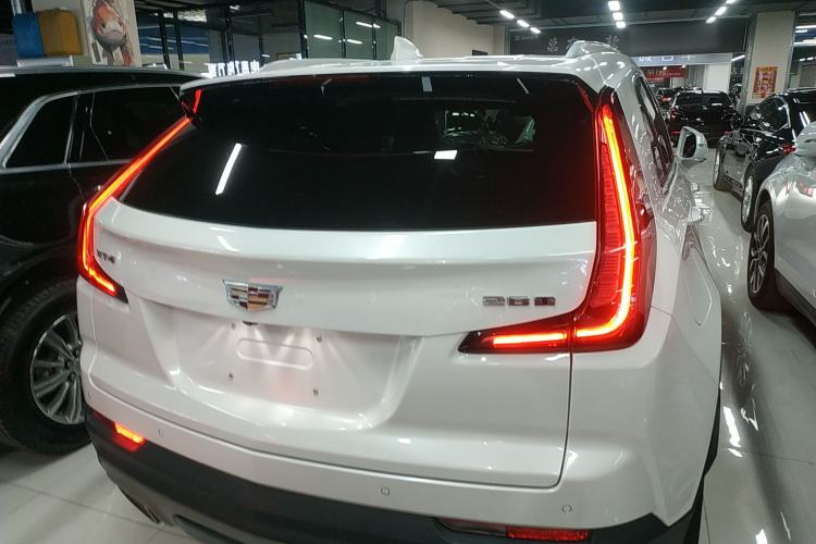 Used Cadillac XT4 2021 28T Four-Wheel Drive Platinum Edition