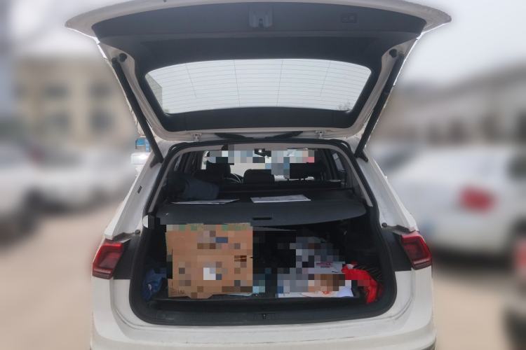 Used Volkswagen Tiguan L 2019 380TSI Automatic All-Wheel Drive Luxury Edition with 7 Seats China VI Standard Trunk