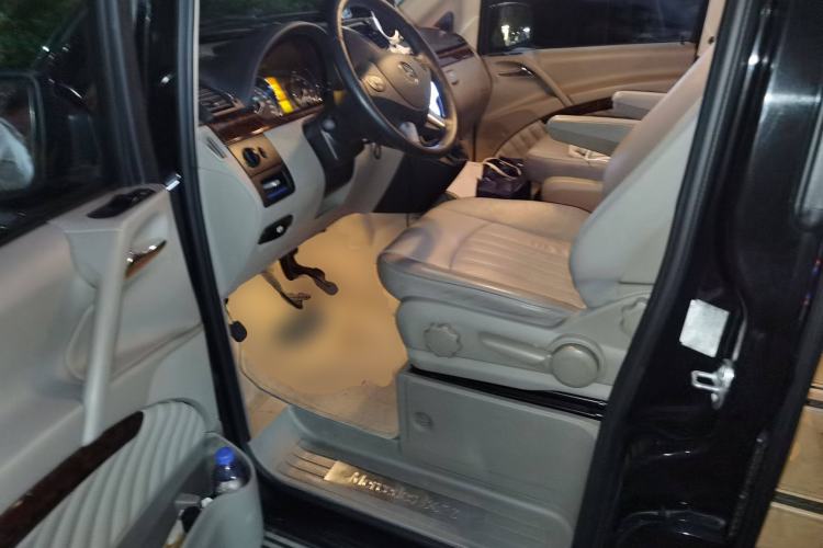 Used Mercedes-Benz Viano 2013 3.0L Hospitality Edition Driver Seat