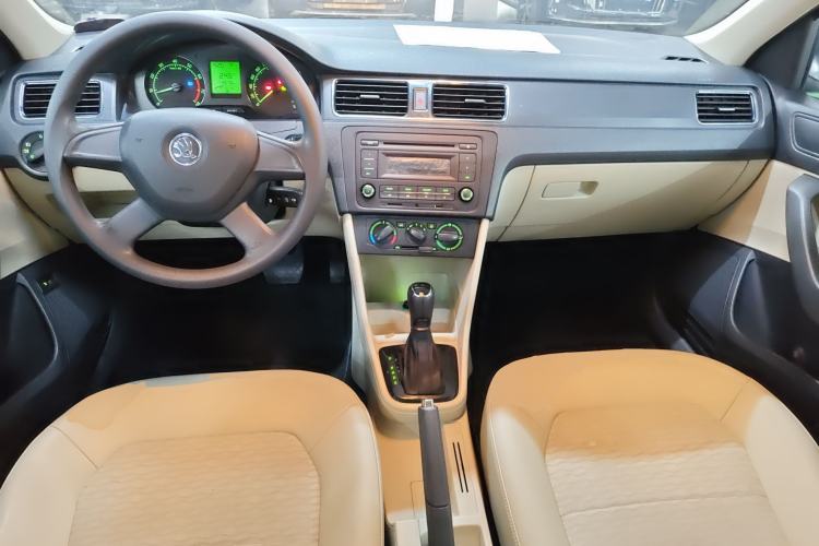 Used Skoda Rapid 2013 1.6L Automatic Smart Selection Model
