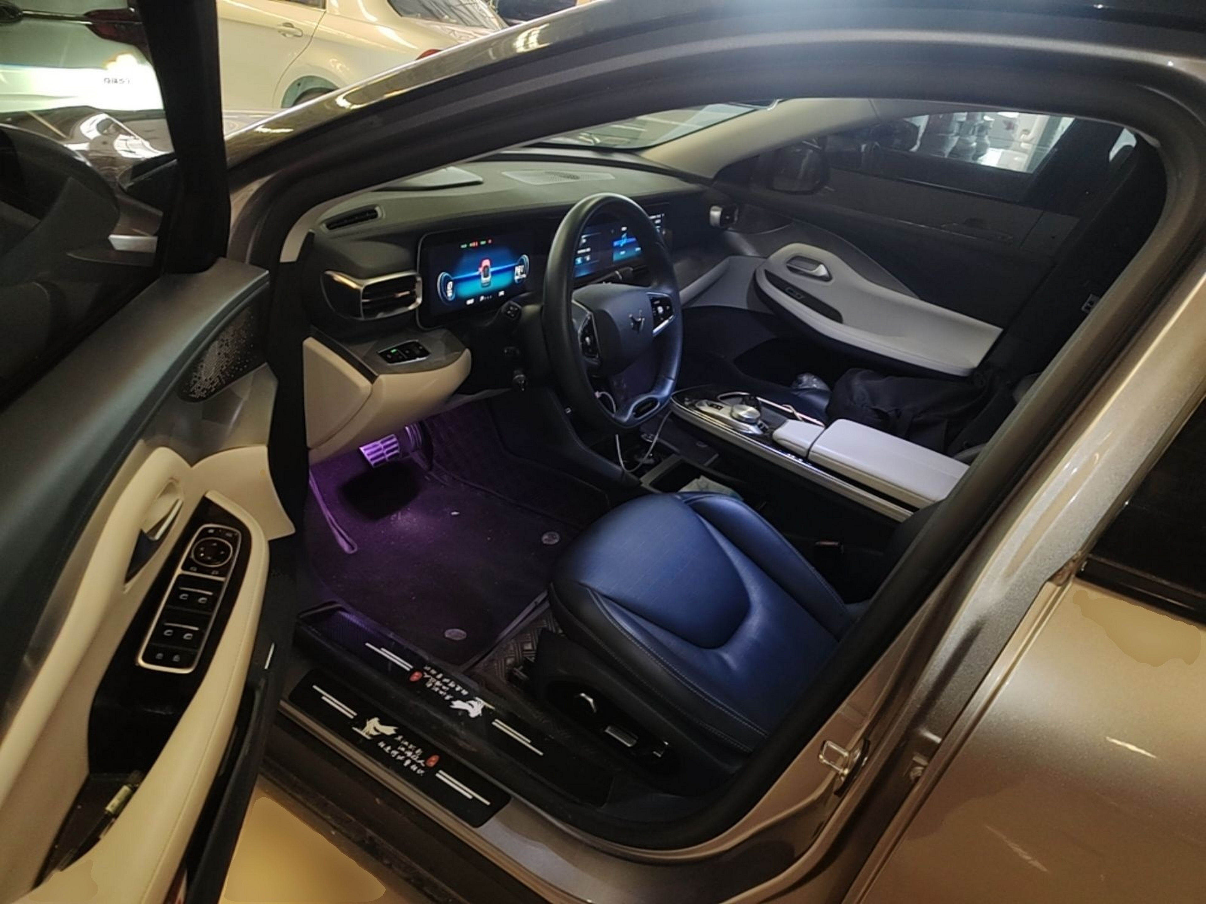 Vordere Reihe im Auto