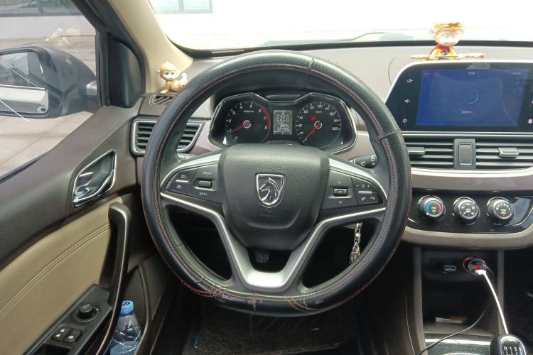Used Baojun 310W 2017 1.5L Manual Fashion Edition China VI Steering Wheel