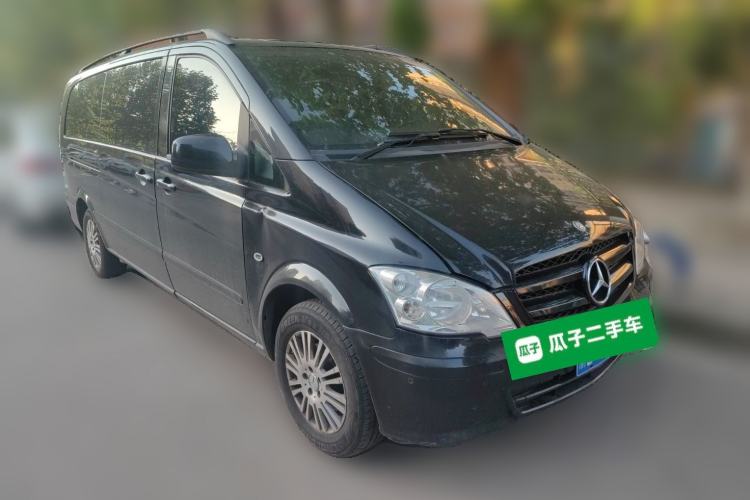 Used Mercedes-Benz Vito 2011 2.5L 7-seater executive version Front Right 45 Deg