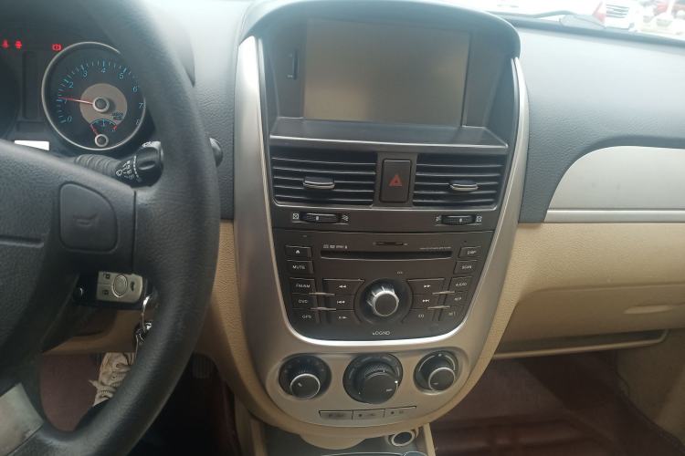 Used Buick Excelle 2013 1.5L Automatic Classic Model Center Console