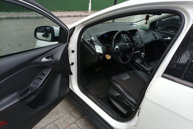 Used Ford Focus 2012 Hatchback 1.6L Automatic Fashion Edition