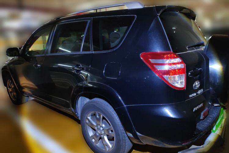 Used Toyota RAV4 2012 Luxurious Edition 2.0L Automatic All-Wheel Drive