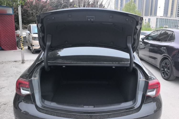 Used Buick Regal 2024 25T Deluxe Edition Trunk