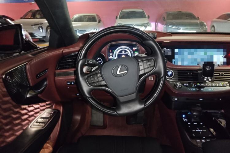 Used Lexus LS 2018 500h Executive Edition China VI Steering Wheel