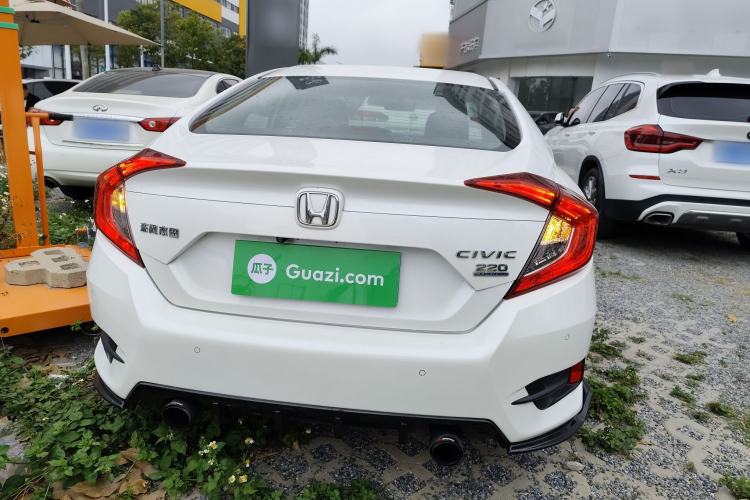 Used Honda Civic 2016 220TURBO CVT Prestige Edition
