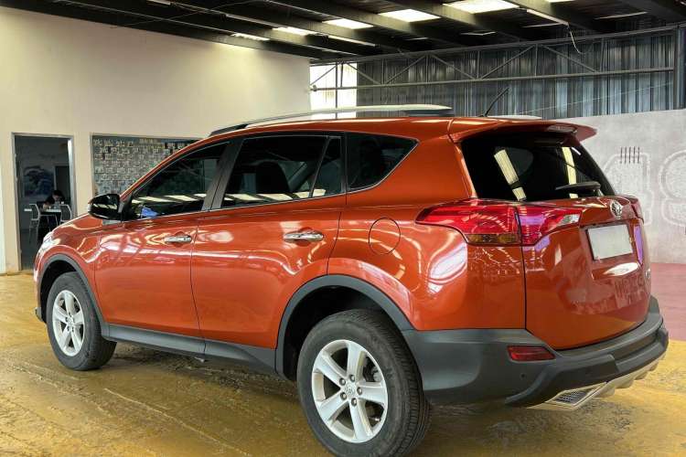 Used Toyota RAV4 2013 2.0L CVT Four-Wheel Drive New Edition