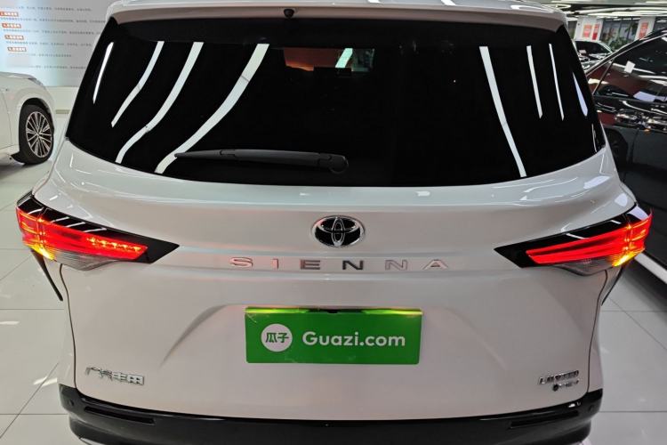 Used Toyota Sienna 2024 2.5L Hybrid Prestige Deluxe Edition