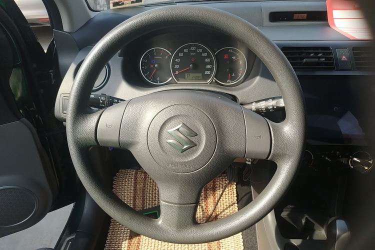 Used Suzuki Swift 2016 1.5L Automatic Fashionable Coolplay Edition Steering Wheel