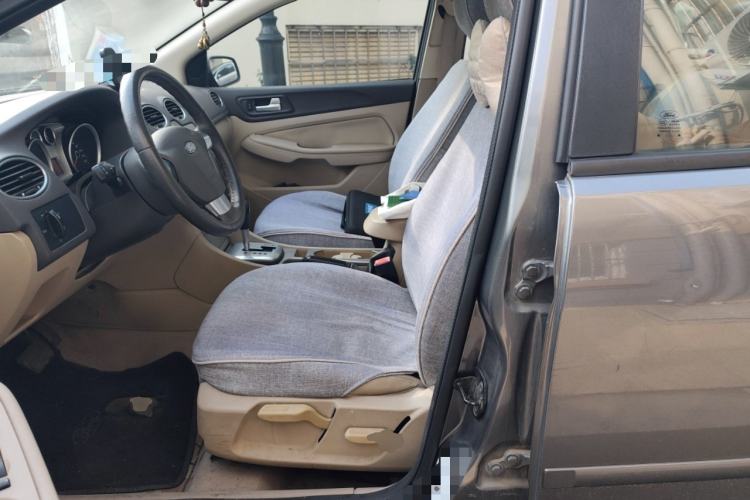 Used Ford Focus 2013 Sedan Classic 1.8L Automatic Fashion Edition
