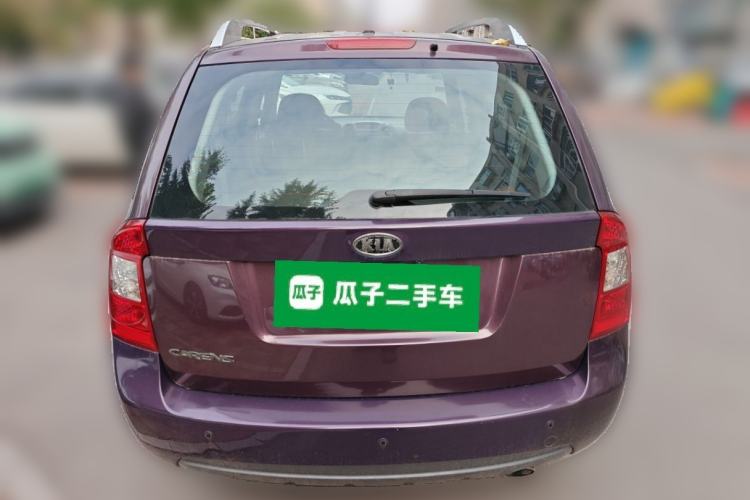 Used Kia Carens 2011 2.0L 7-Seater Automatic Standard Edition
