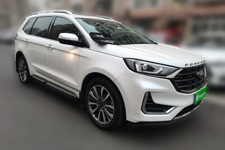 Used Ford Edge 2021 PLUS EcoBoost 245 Two-Wheel-Drive Titanium 7-Seater Front Right 45 Deg