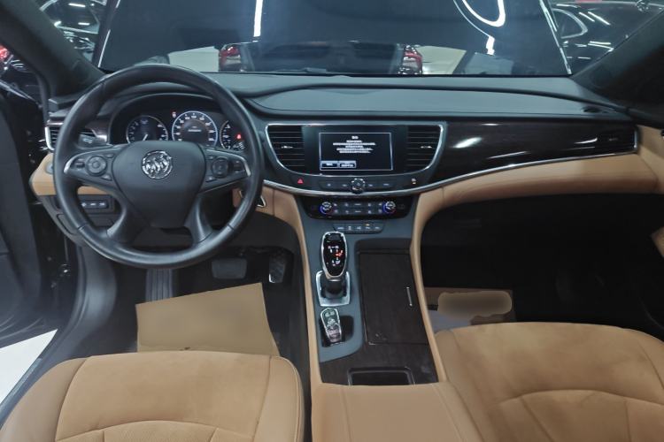 Used Buick LaCrosse 2016 28T Luxury Version Center Console