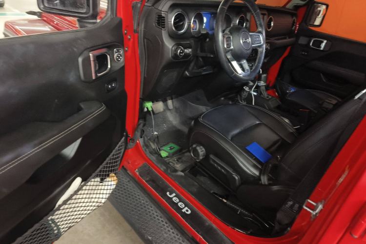 Used Jeep Wrangler 2021 2.0T Sahara Four-Door Edition Driver Seat