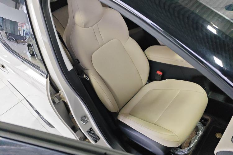 Used Wuling Bingo PLUS 2024 330 km Range Five-Seater Version