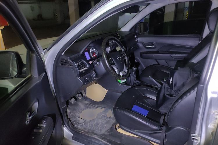 Used Great Wall Wingle 5 2017 2.0T European Version Diesel Two-Wheel Drive Advanced Large Double-Cab GW4D20E Driver Seat