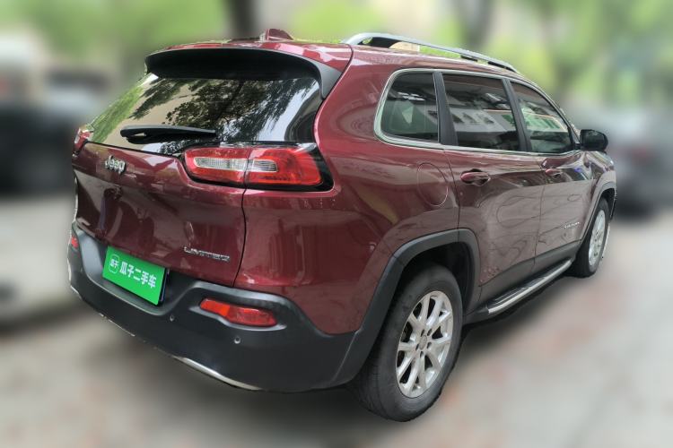Used Jeep Cherokee 2017 2.0L Superior Edition