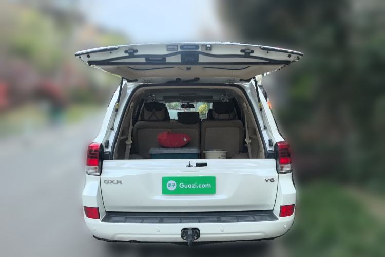 Used Toyota Land Cruiser 2015 4.0L 8-Seater Middle East Version